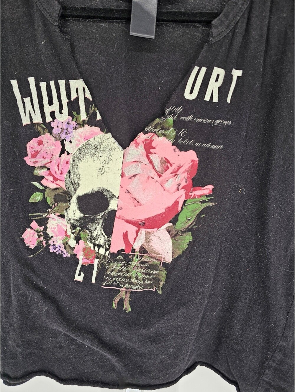Polly & Esther Womens Sz L Cropped T Shirt Skull and Rose Graphic - Picture 2 of 4